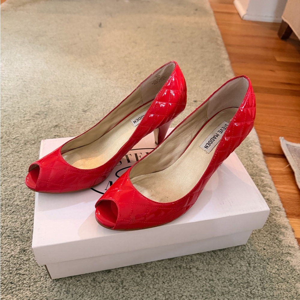 Steve Madden Glossy Red Peep Toe Heels With Box